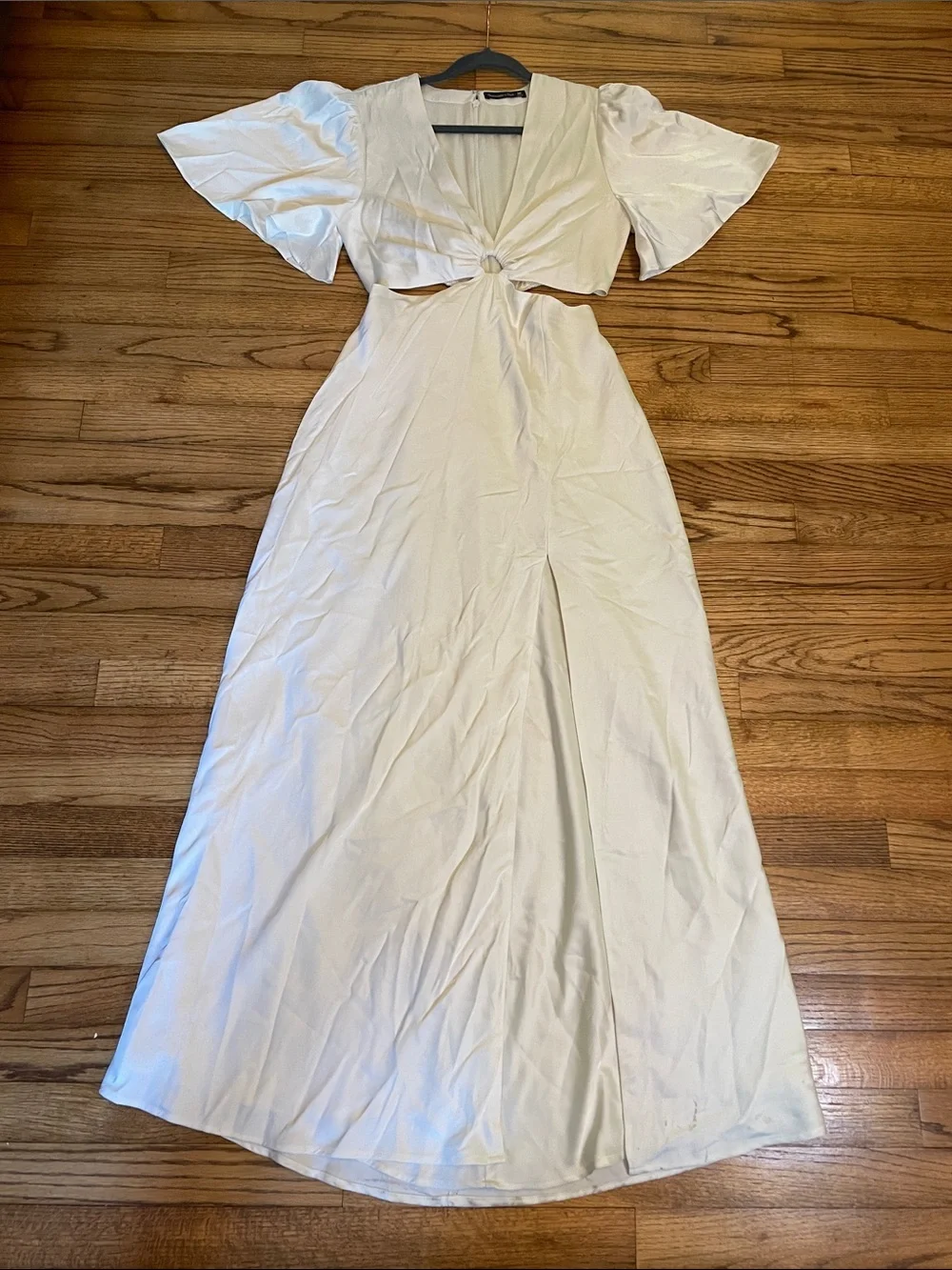 Abercrombie & Fitch Wedding Angel Sleeve O-Ring Cut Out Maxi Dress